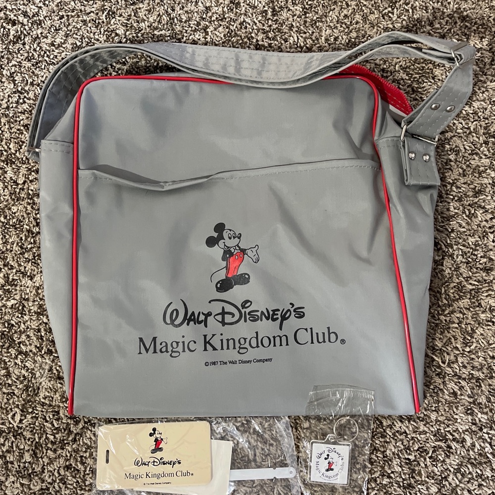 Vintage Walt Disney’s Magic Kingdom Club Bag NEW